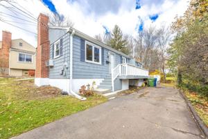 featured image of 32 Marshall Street