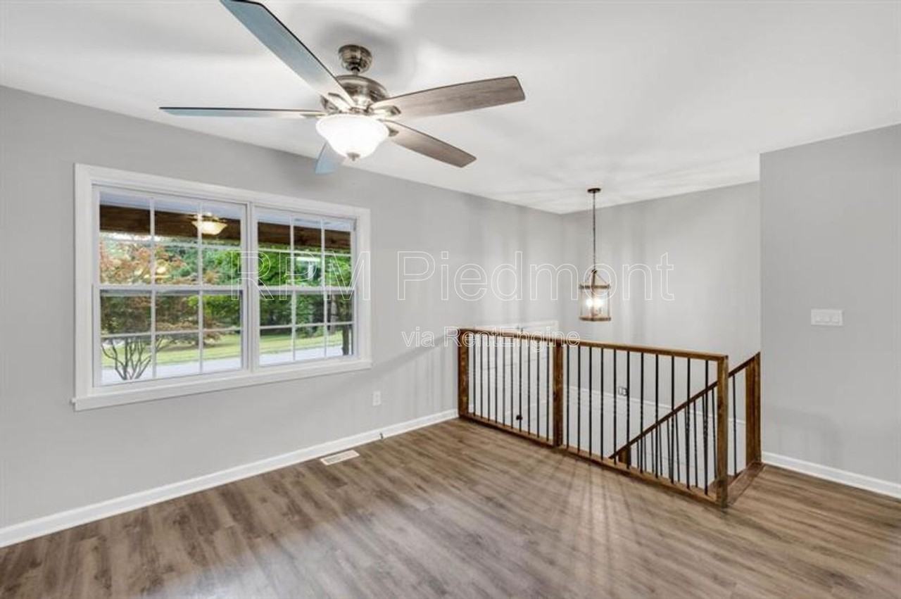 2966 Fern Valley Drive Southwest - Photo 6 of 26