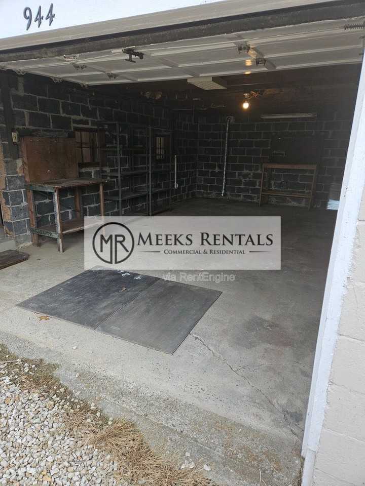 944 Florida Street - Photo 3 of 9