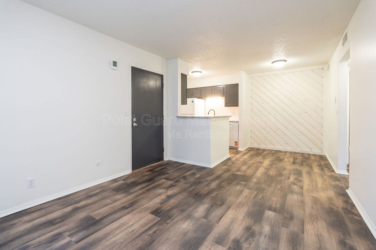 2810 N Charles Ave #1 - Photo 3 of 34