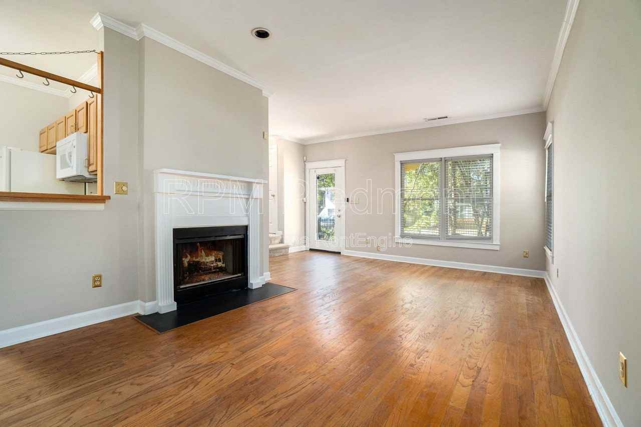 388 Oakland Avenue Southeast - Photo 2 of 31