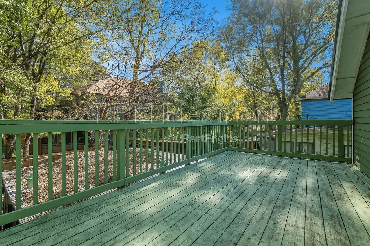 388 Oakland Avenue Southeast - Photo 5 of 31