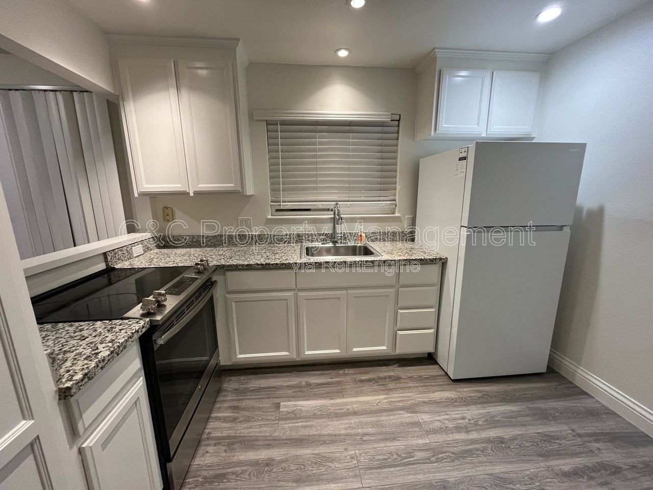 969 Palm Circle - Photo 7 of 17