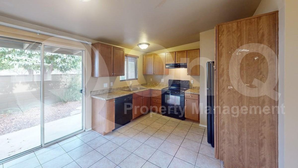 2861 N Columbus Blvd #57 - Photo 7 of 23