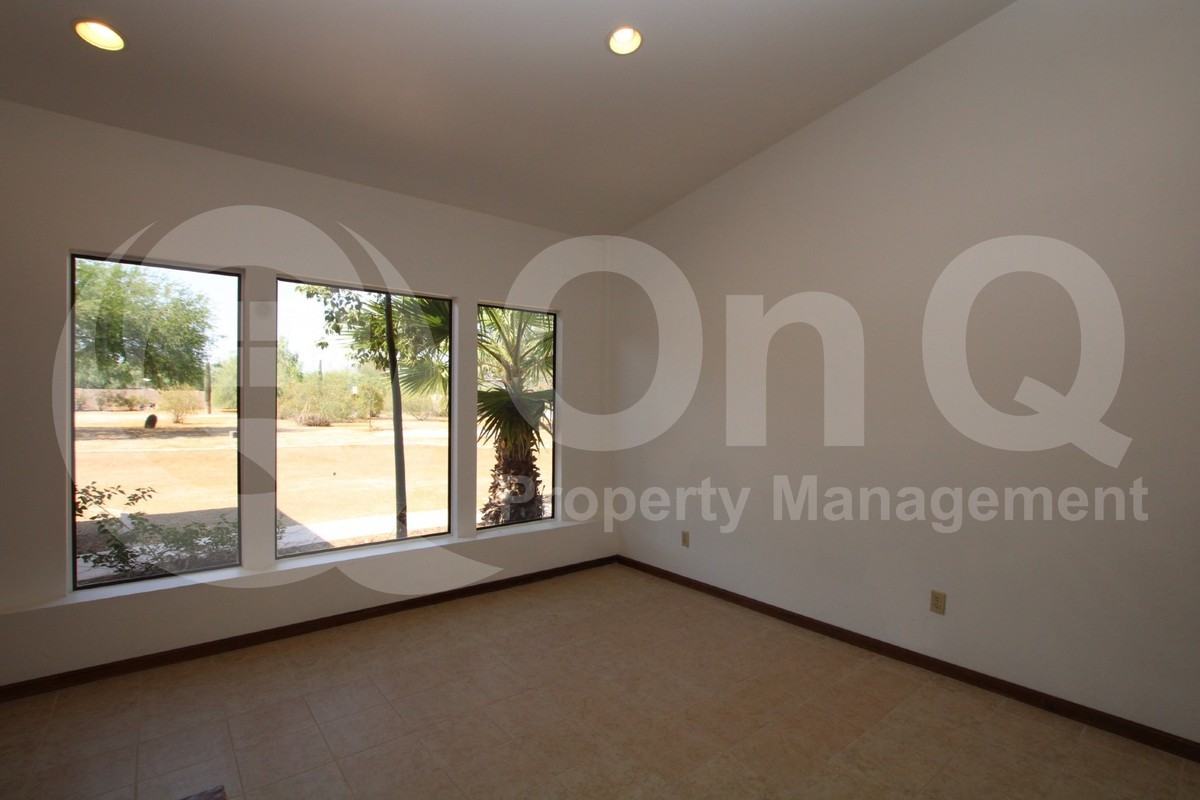 5242 W Fallen Leaf Ln - Photo 6 of 18