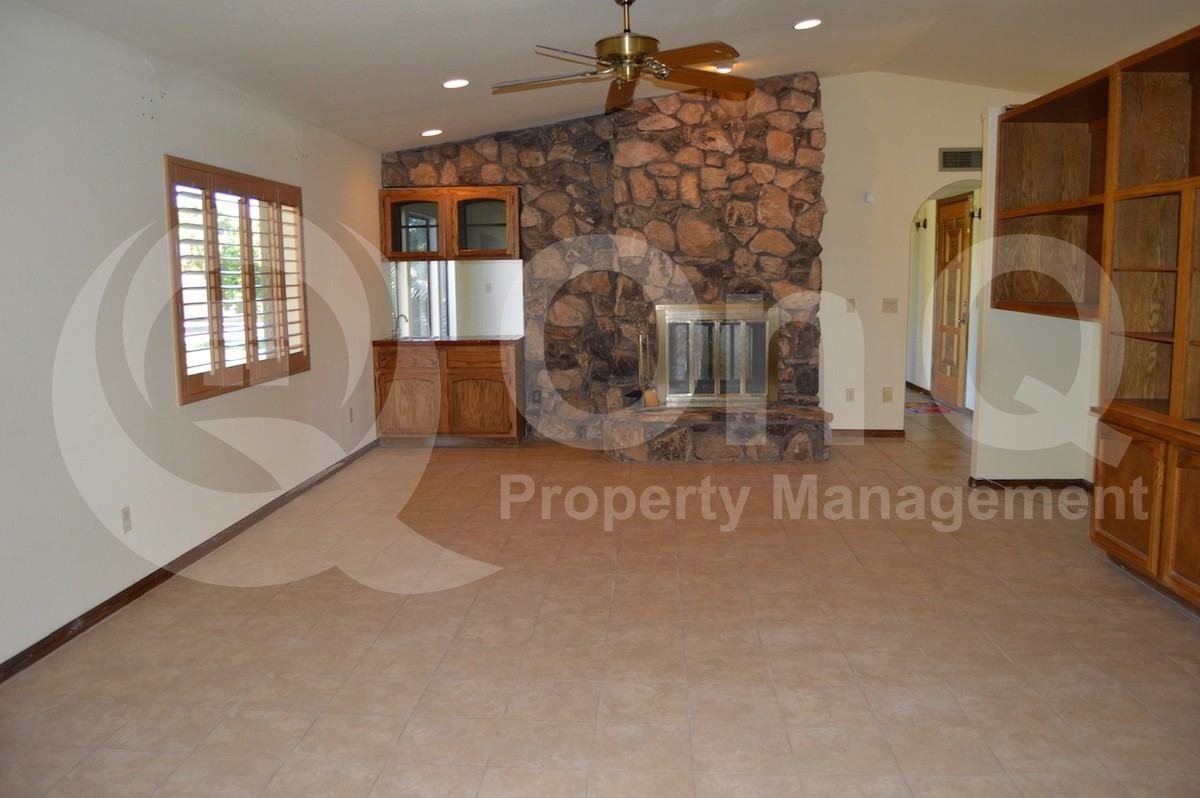 5242 W Fallen Leaf Ln - Photo 7 of 18