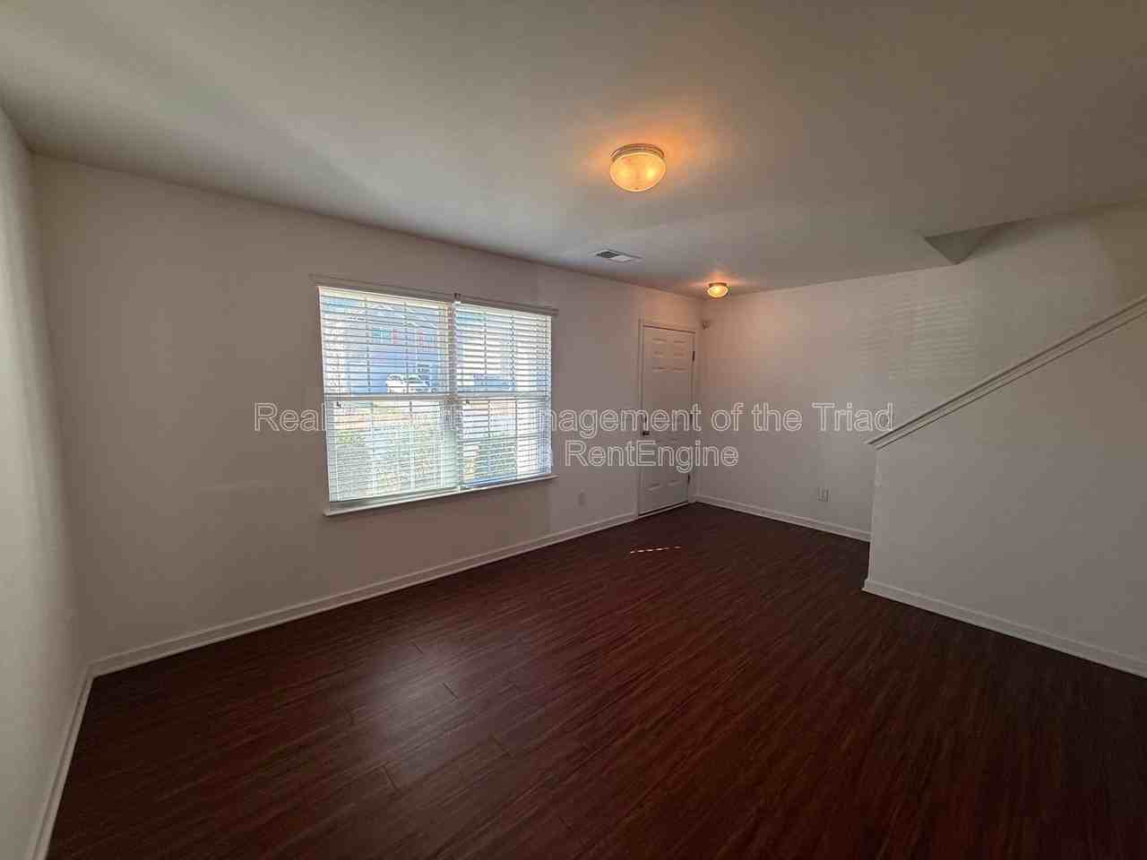 1907 Northrop Dr - Photo 4 of 25