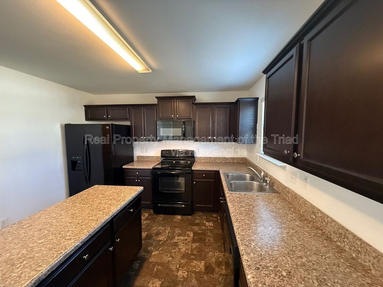 1907 Northrop Dr - Photo 7 of 25