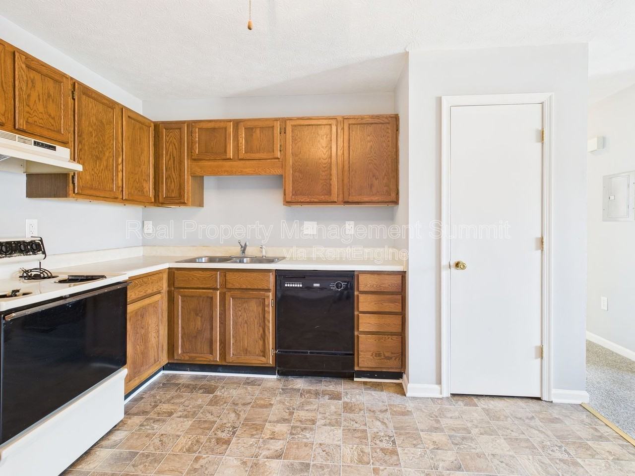 1020 Rockway Street #8 - Photo 2 of 18