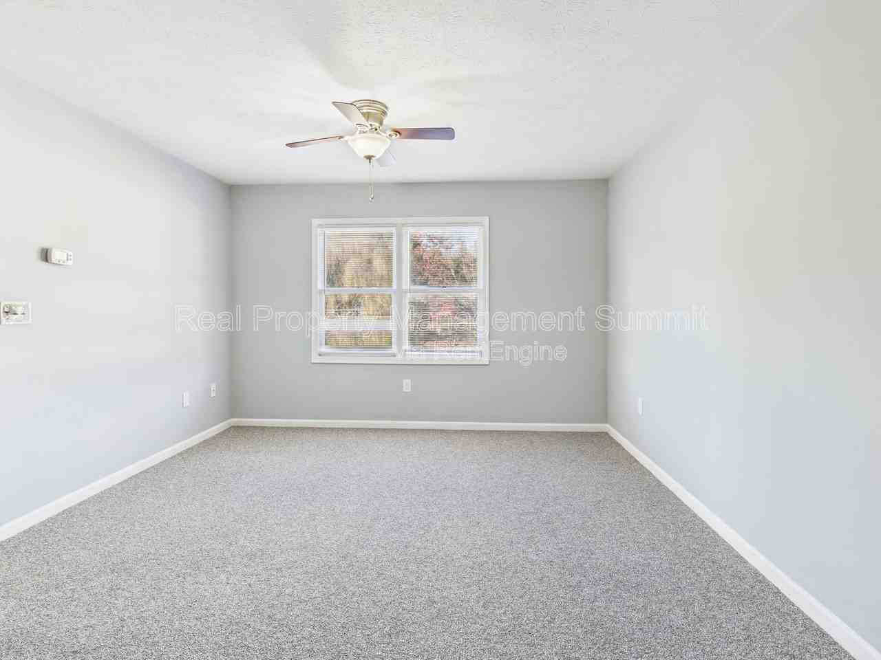 1020 Rockway Street #8 - Photo 4 of 18