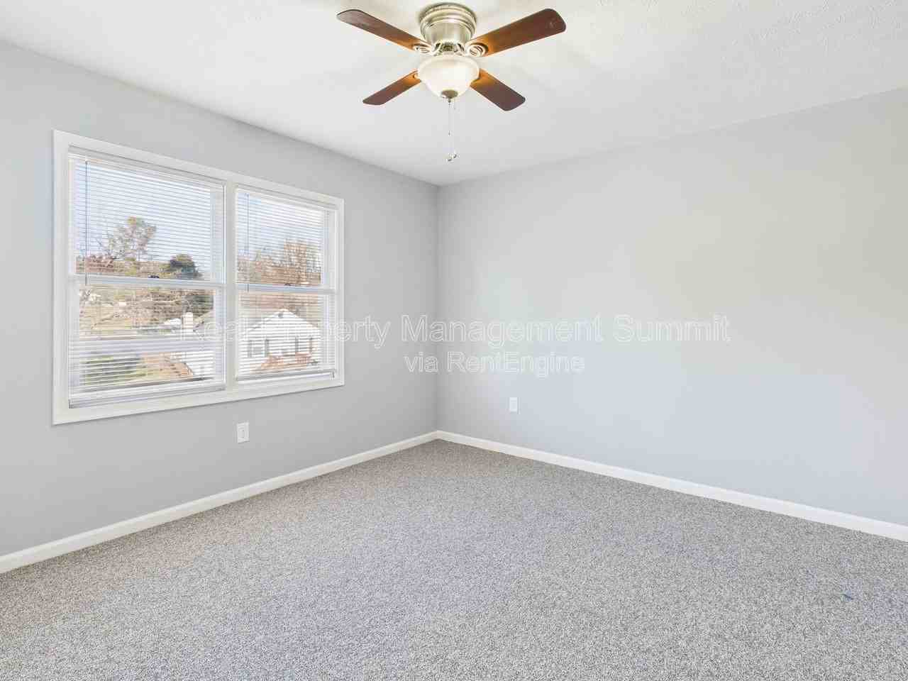 1020 Rockway Street #8 - Photo 5 of 18