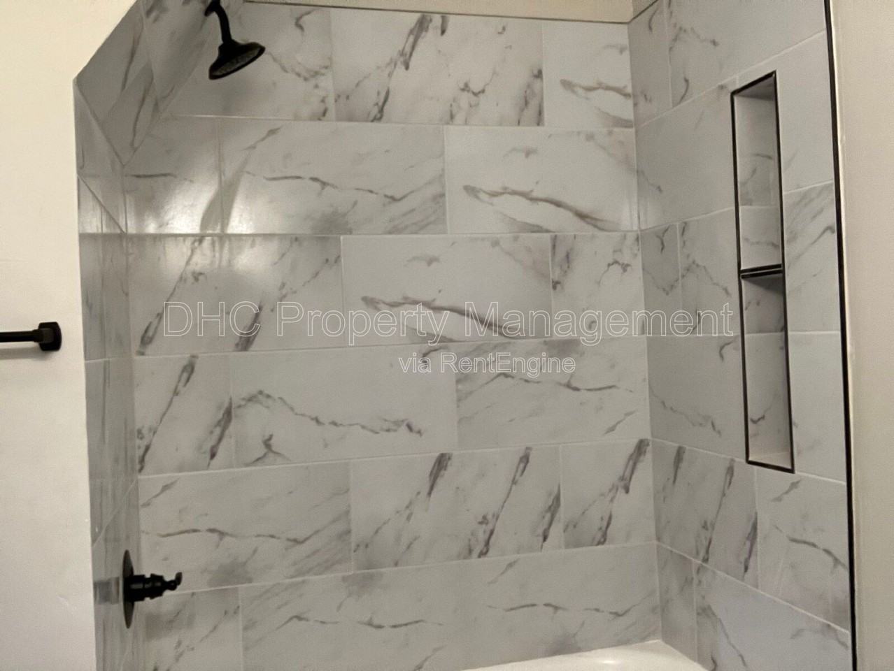 2207 Bell St #A - Photo 4 of 16
