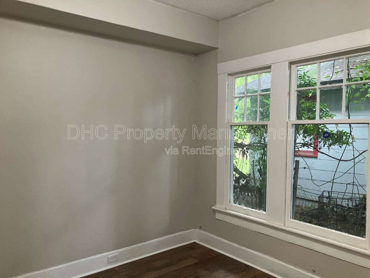2207 Bell St #A - Photo 7 of 16