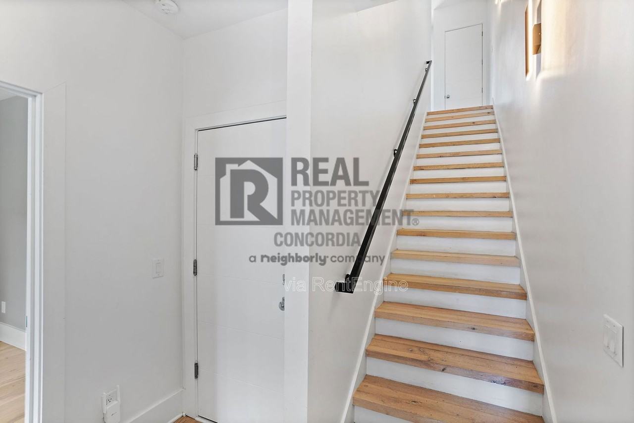 1242 2nd Avenue South #6 - Photo 3 of 49