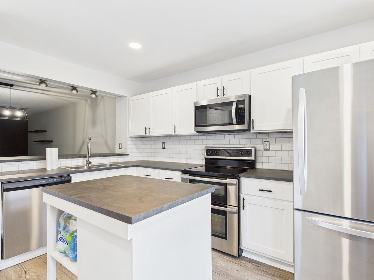 10014 Joppa Pl - Photo 3 of 31