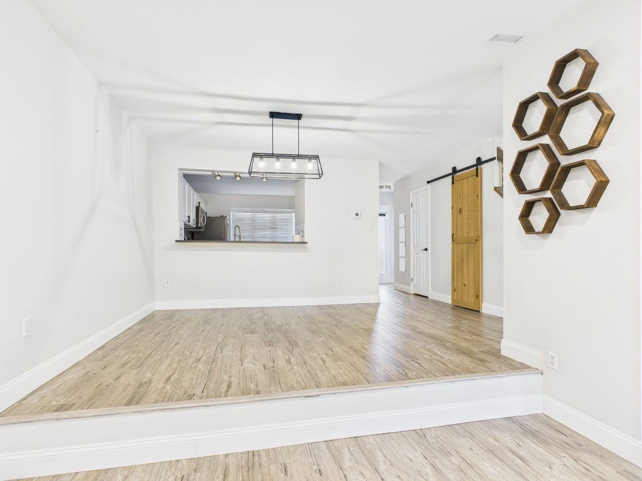 10014 Joppa Pl - Photo 7 of 31