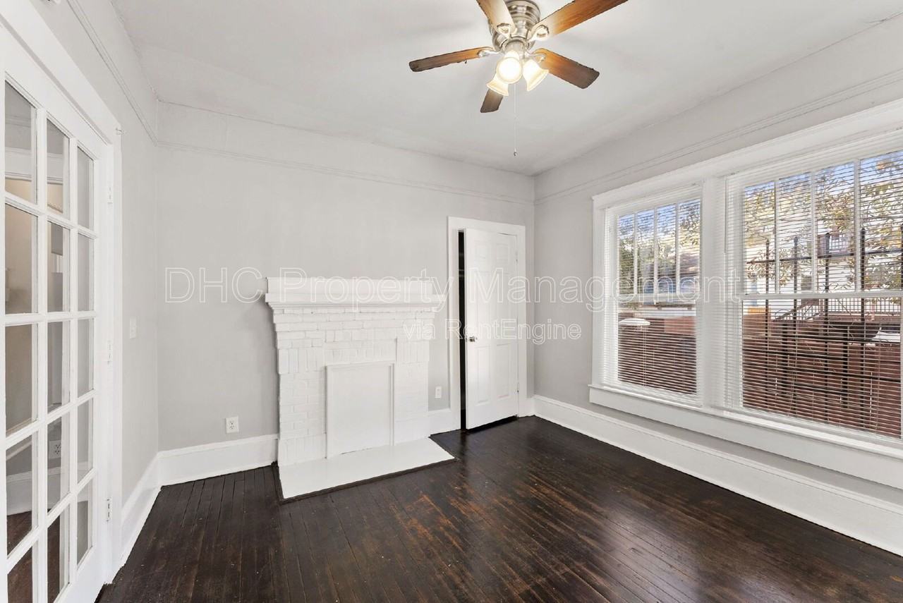 896 Spencer Street Northwest - Photo 7 of 11