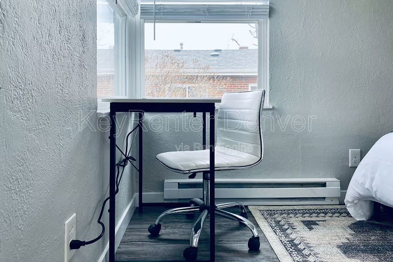 1454 Ivy St - Photo 4 of 19