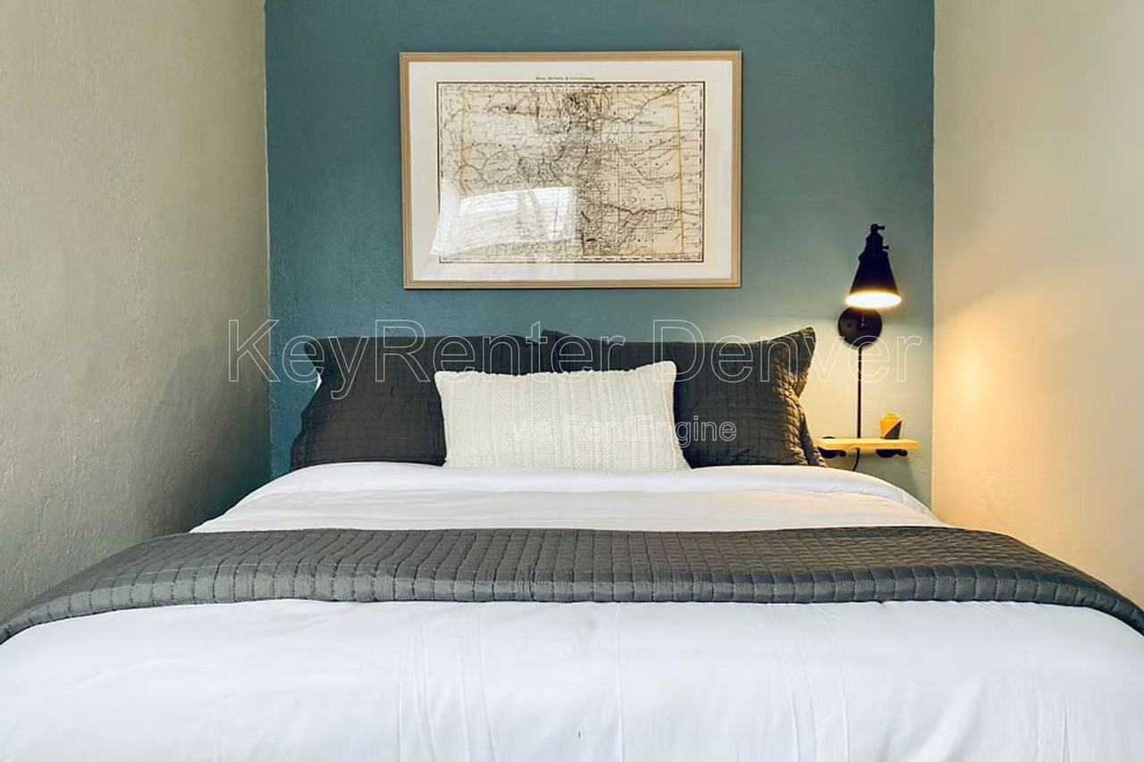 1454 Ivy St - Photo 5 of 19