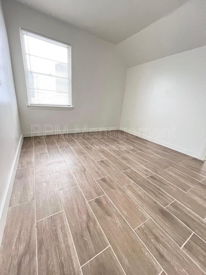 619 South Normandie Avenue #3 - Photo 3 of 8