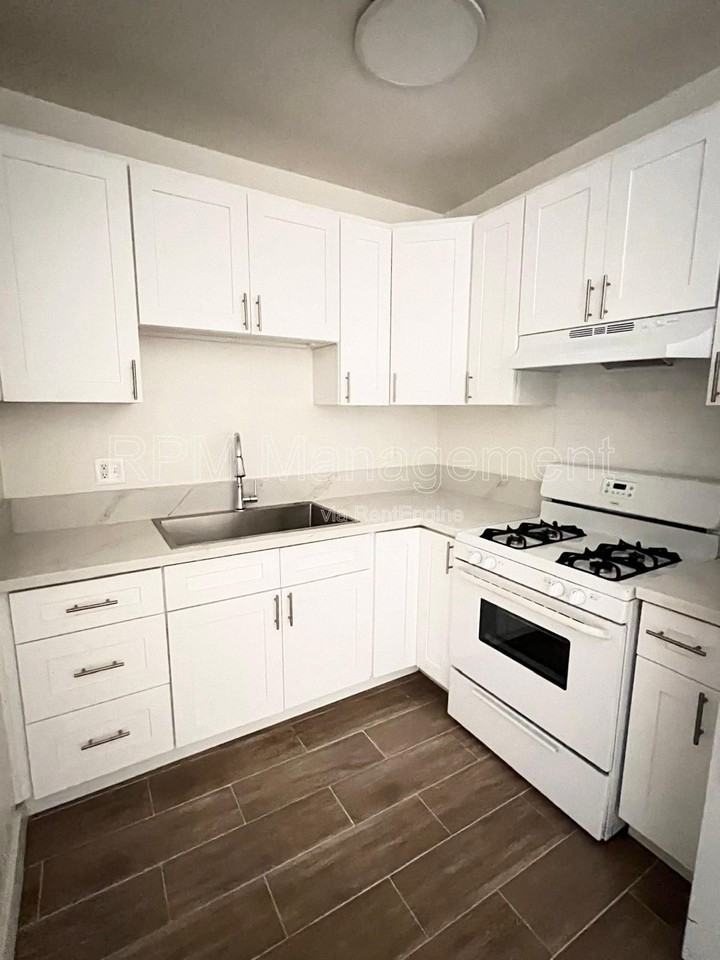 619 South Normandie Avenue #3 - Photo 5 of 8