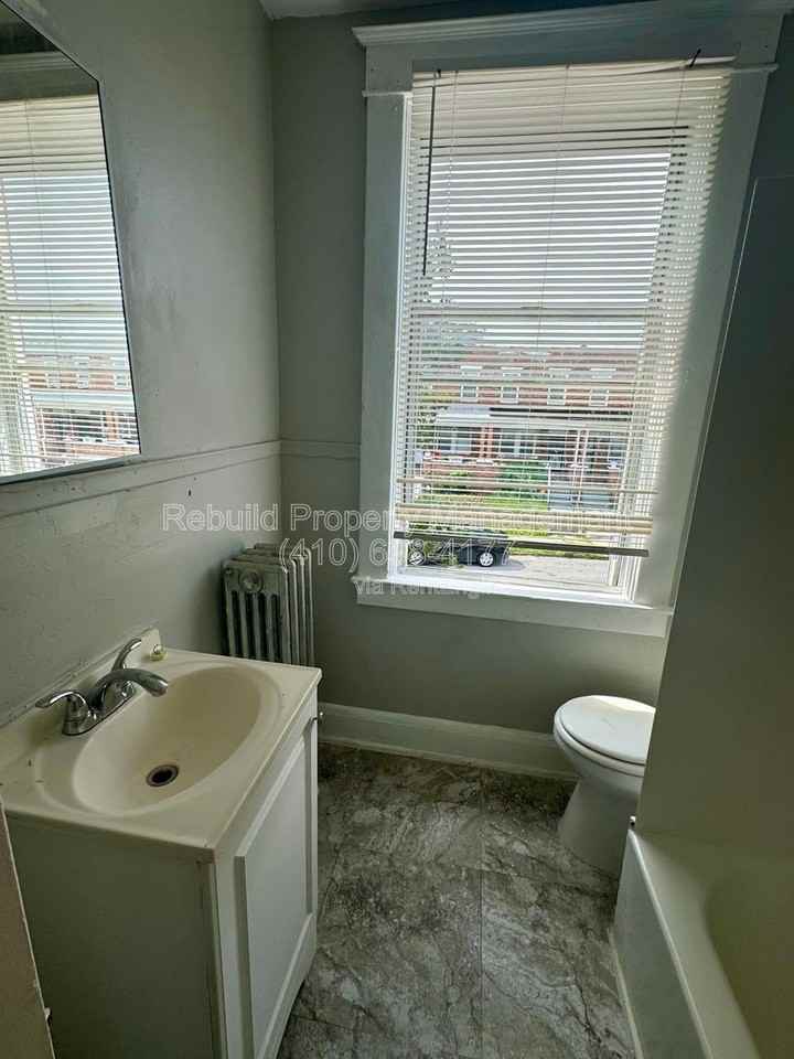 3328 Lawnview Ave - Photo 5 of 10