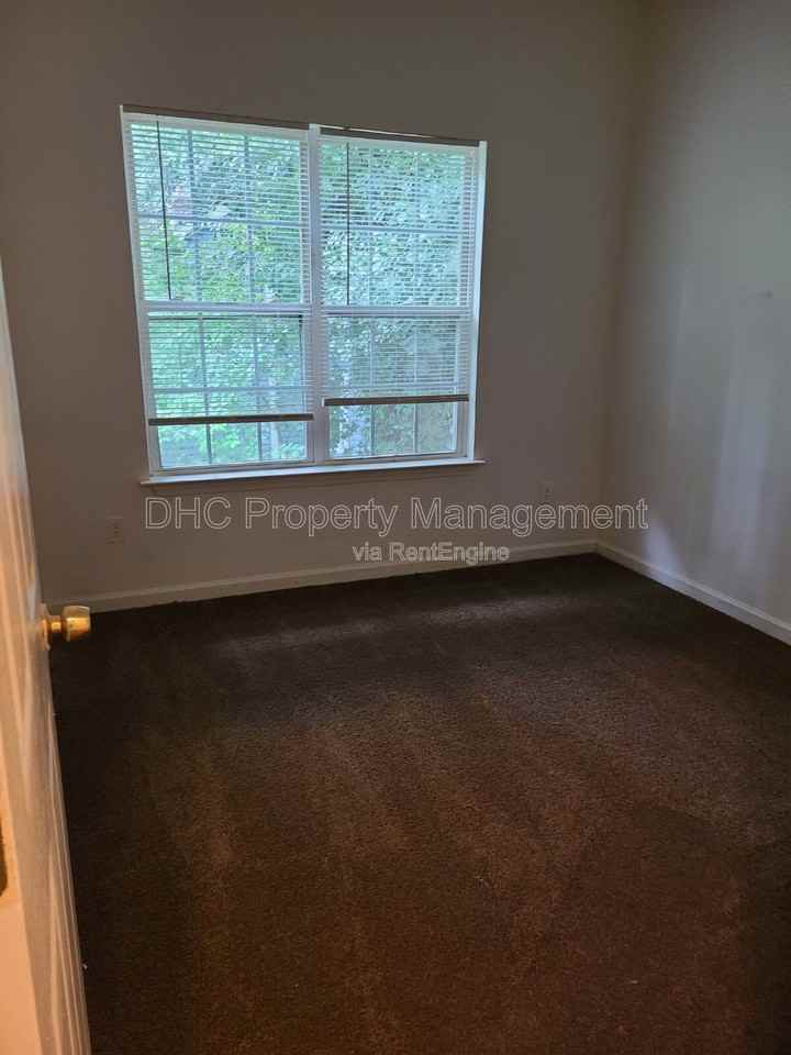 1944 North Avenue Northwest - Photo 7 of 20