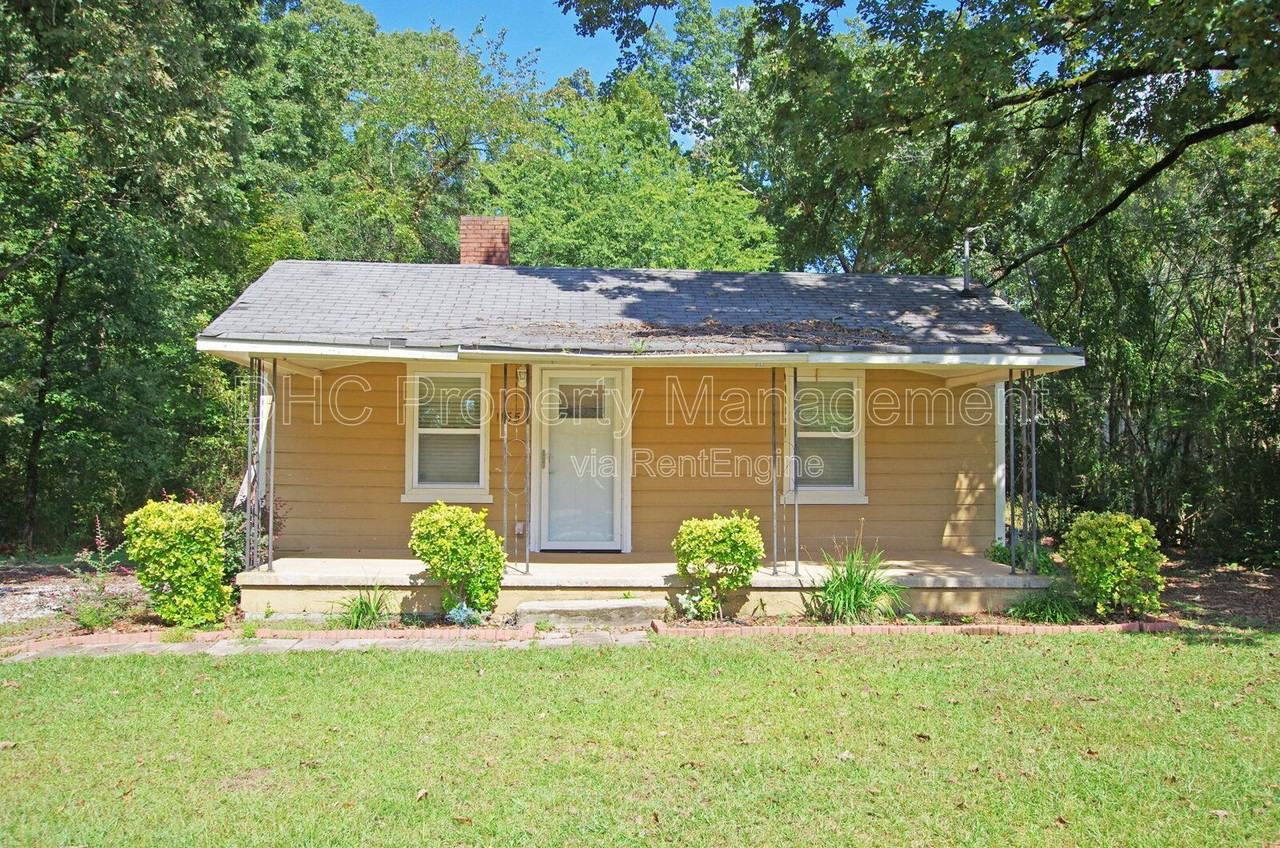 1135 East Fayetteville Road - Photo 2 of 14