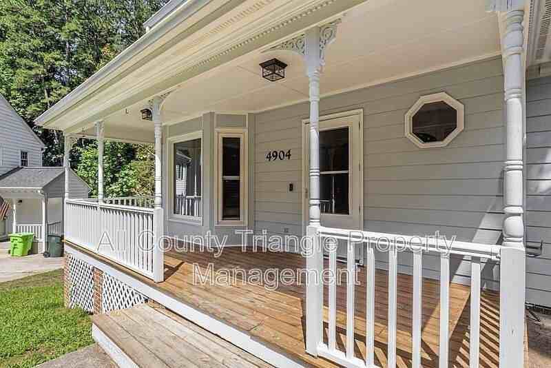 4904 Kinross Ct - Photo 4 of 30