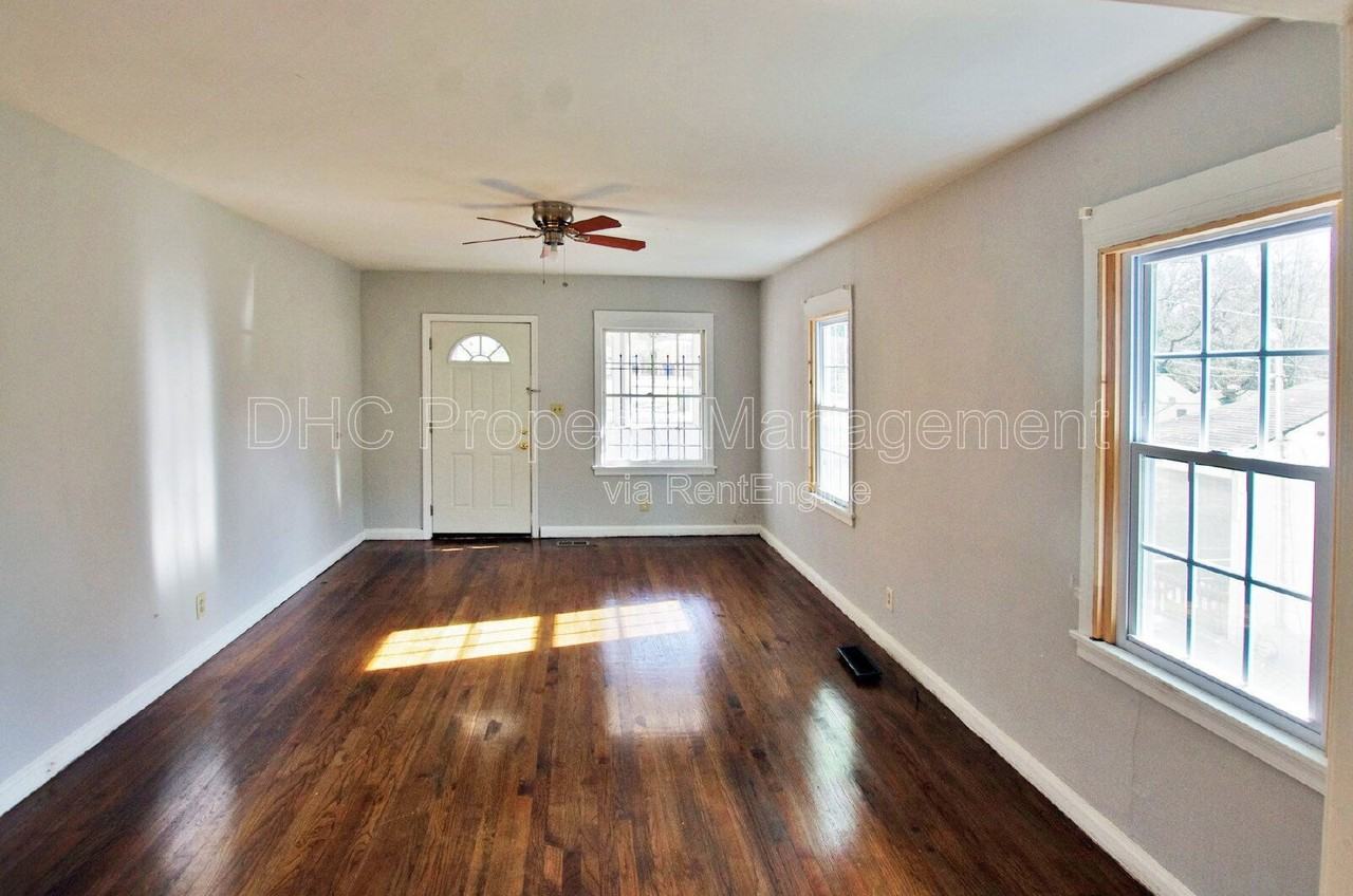 1257 Lorenzo Dr Sw #A - Photo 2 of 15