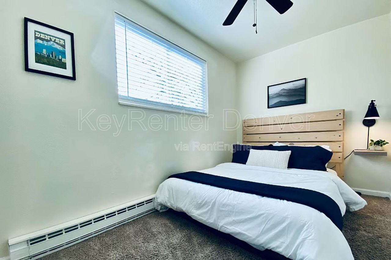 1456 Ivy St - Photo 4 of 20