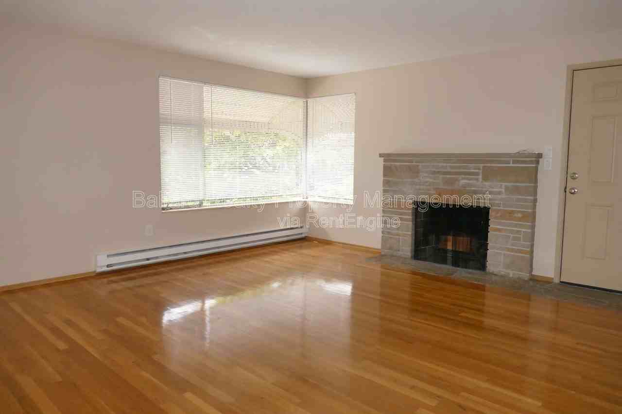 2430 Nw 59th St - Photo 3 of 13