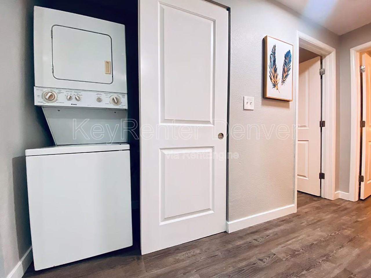 1458 Ivy St - Photo 4 of 21