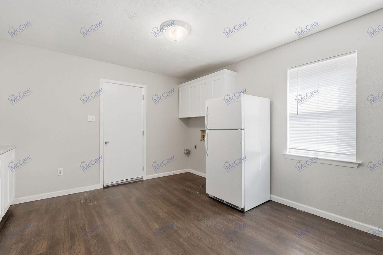 217 Joyce St #B - Photo 6 of 21