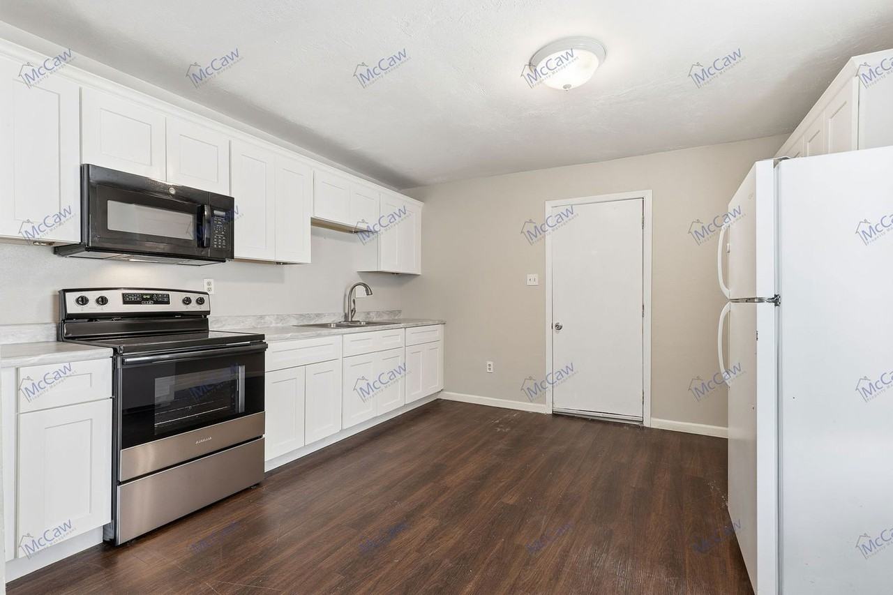 217 Joyce St #B - Photo 7 of 20