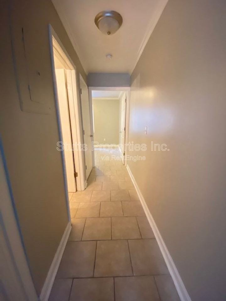 414 Hermitage Drive #1 - Photo 3 of 9