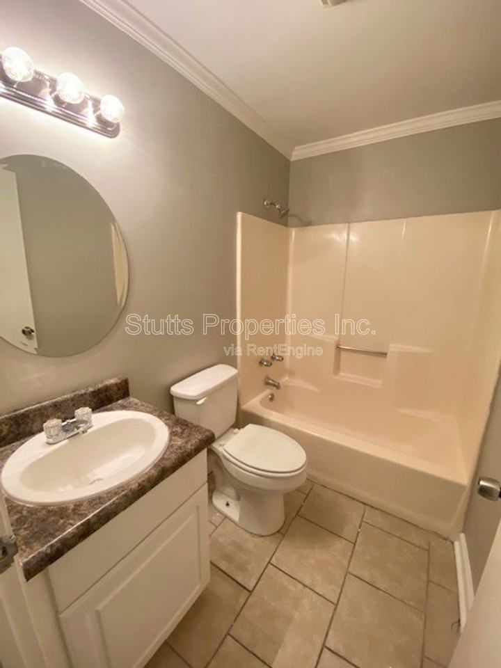 414 Hermitage Drive #1 - Photo 4 of 9