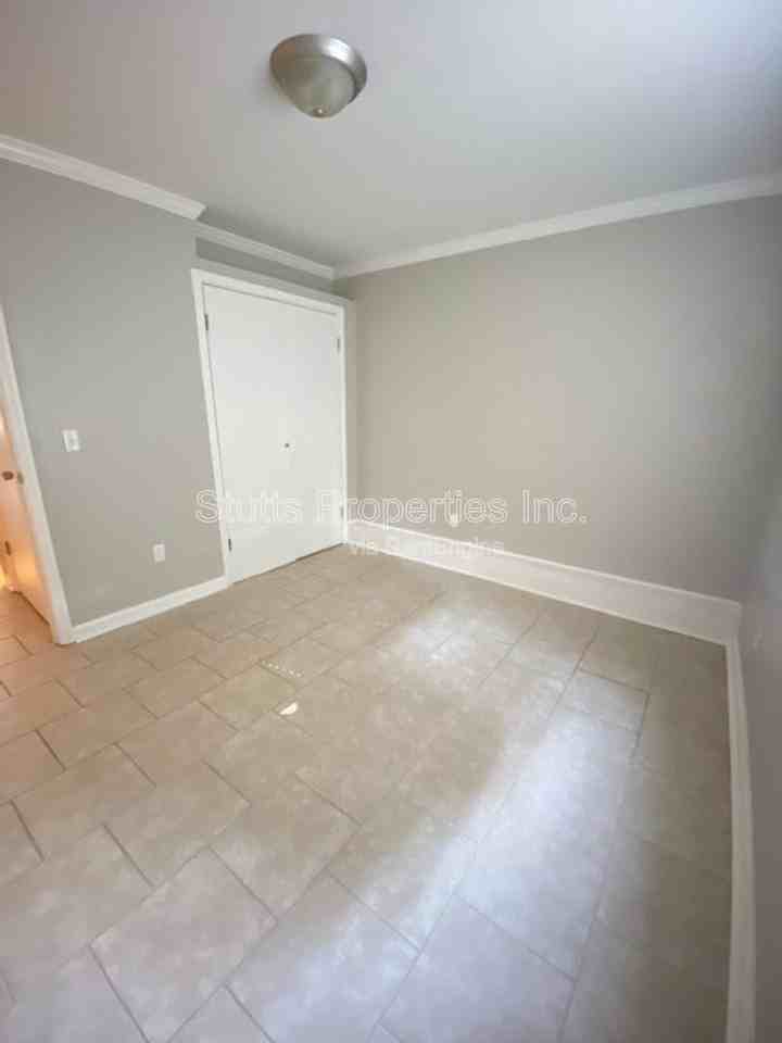 414 Hermitage Drive #1 - Photo 7 of 9
