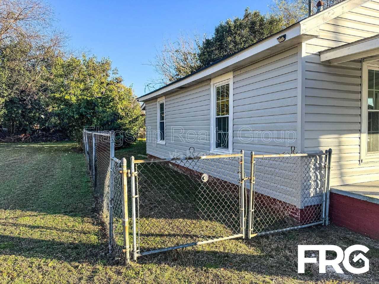 914 Seaboard St - Photo 5 of 24