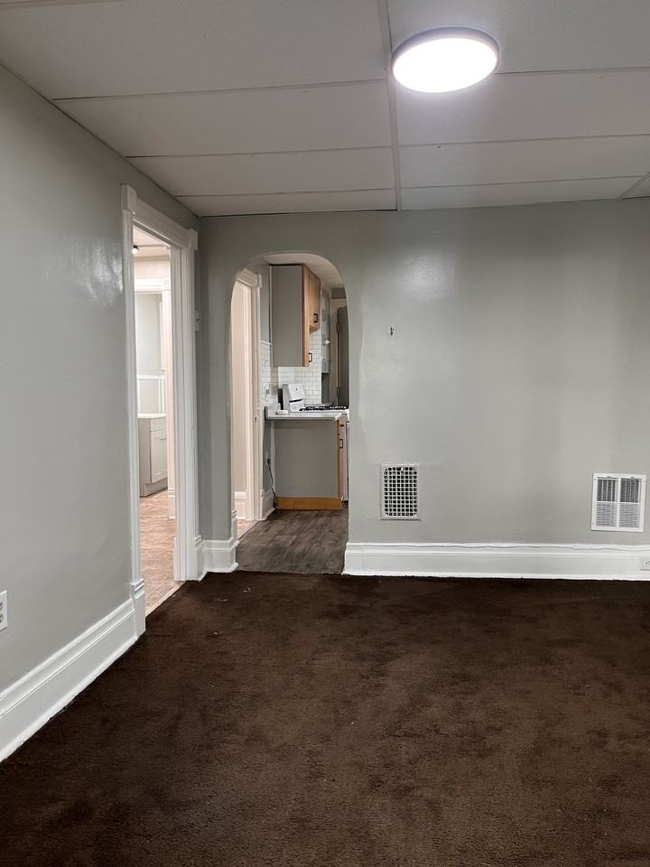 1504 15th St 2nd Fl - Photo 2 of 11