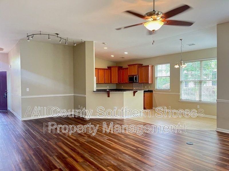 1628 Fairforest Ct - Photo 6 of 35