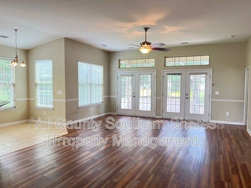 1628 Fairforest Ct - Photo 5 of 35