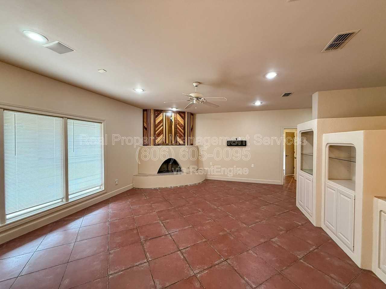 2707 Regis St - Photo 2 of 15