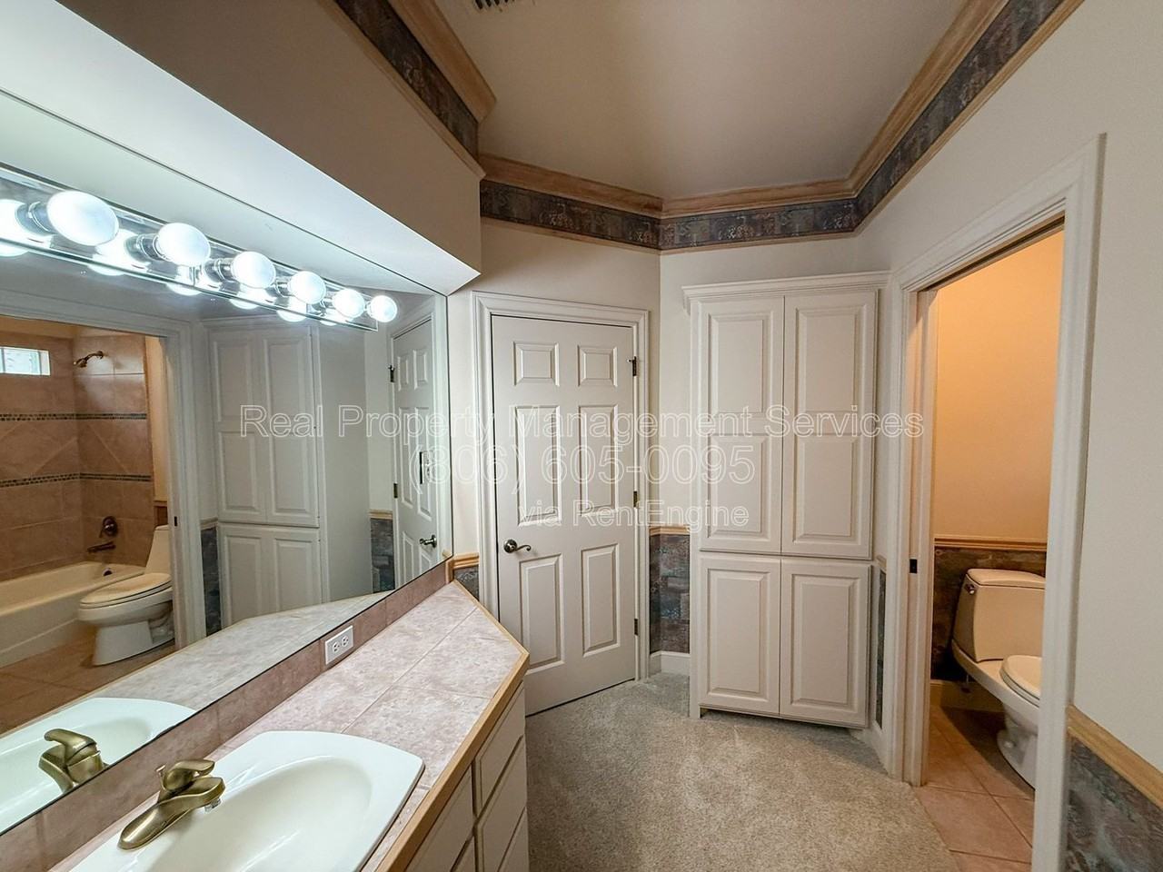 2707 Regis St - Photo 7 of 15