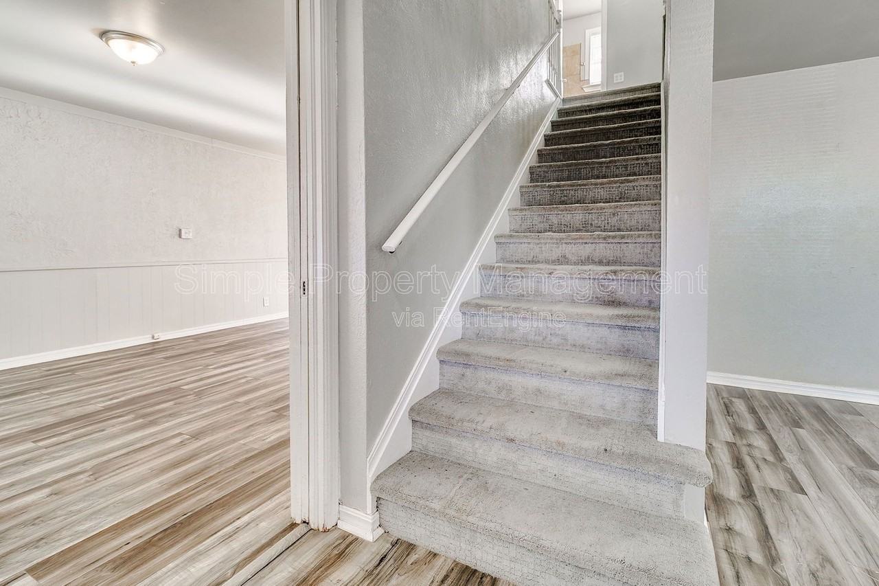 820 Ne 81st St - Photo 4 of 41