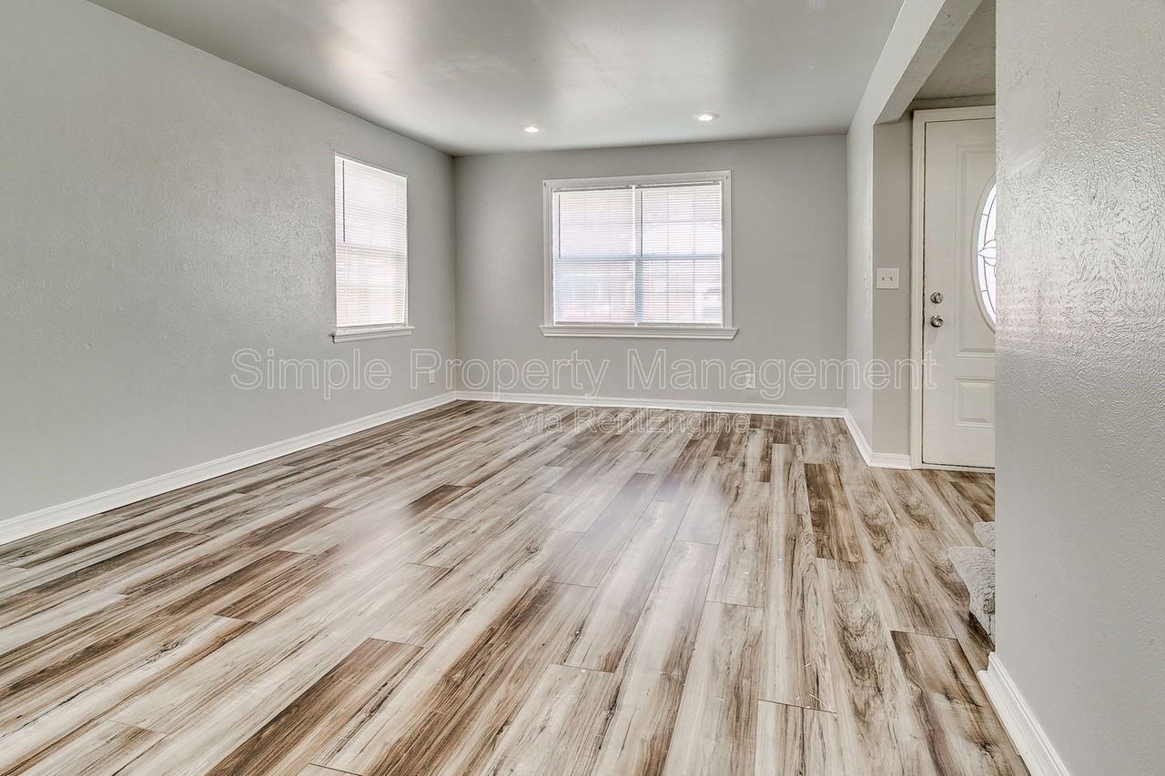 820 Ne 81st St - Photo 6 of 41