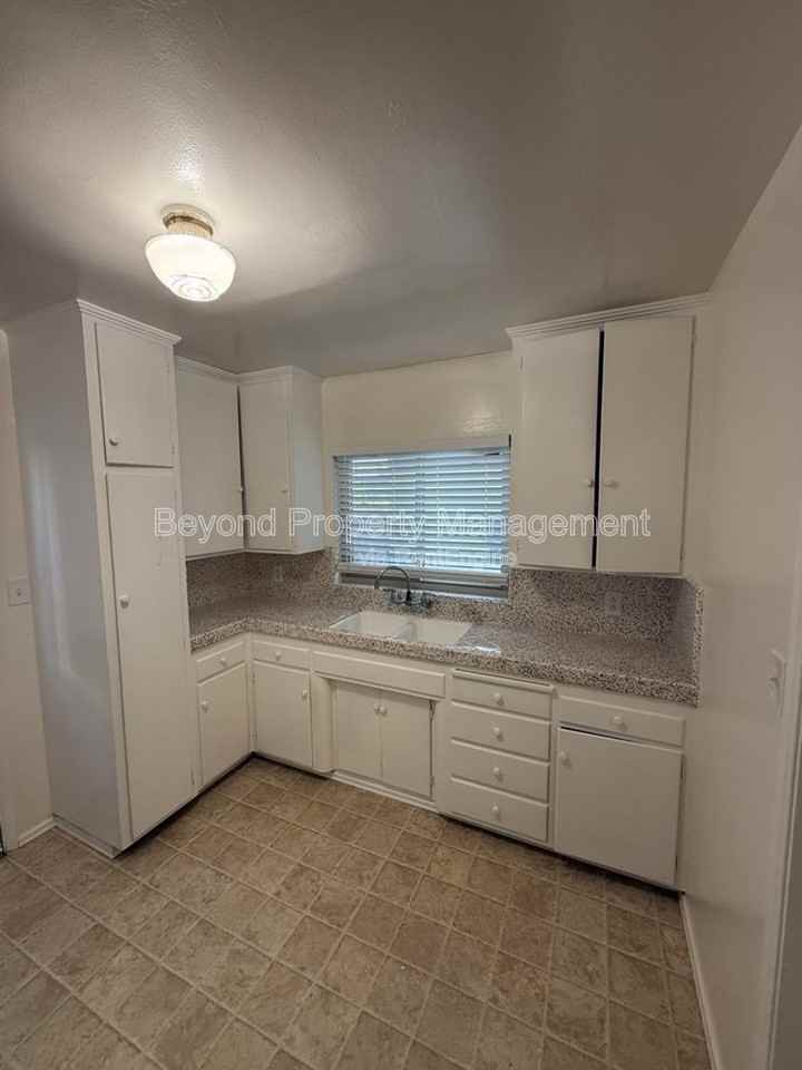 4439 Menlo Ave - Photo 6 of 22
