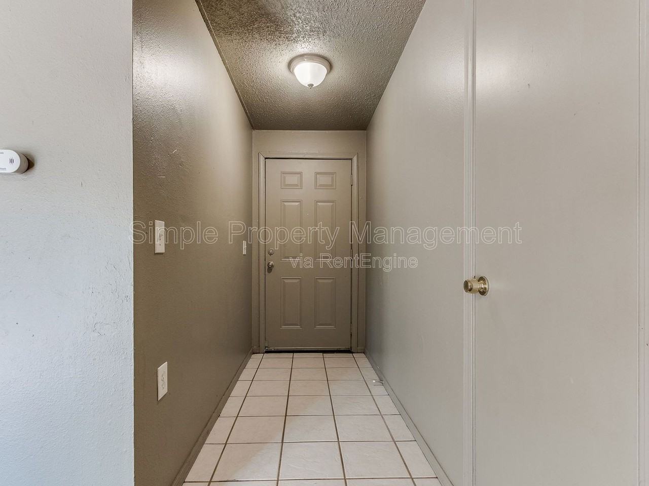 4008 Se 47th St - Photo 3 of 24