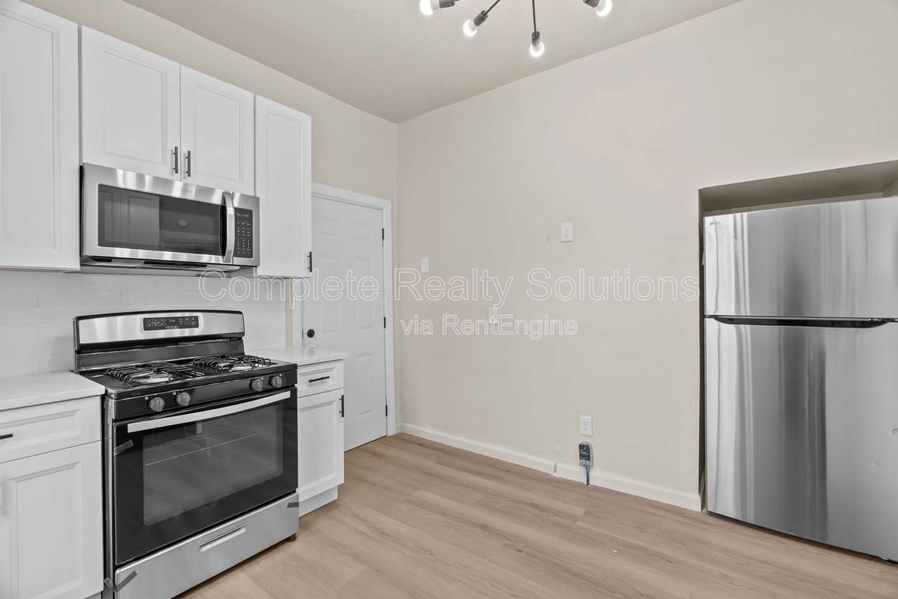 3915 Russell Boulevard #1F