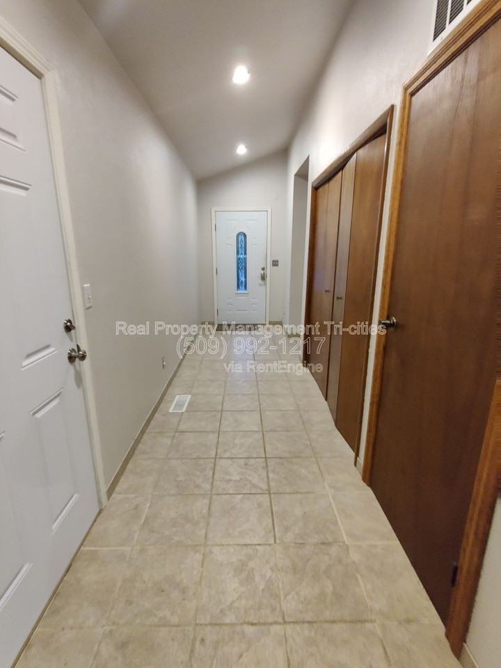 1607 Putnam Street - Photo 4 of 27